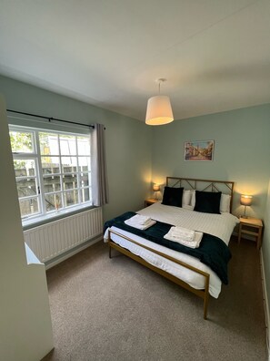 4 Schlafzimmer, Bügeleisen/Bügelbrett, kostenloses WLAN, Bettwäsche