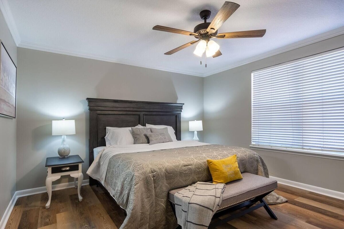 ~Autumn Light_Sleeps 12_NAS Jax & Dwntn~