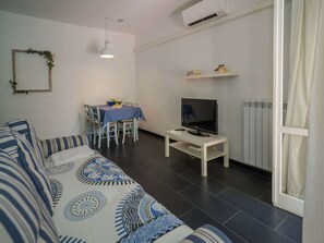 Apartment, 1 Bedroom, Kitchen | Living area - Sciacchetrà Apartment with AC (Monterosso al Mare)
