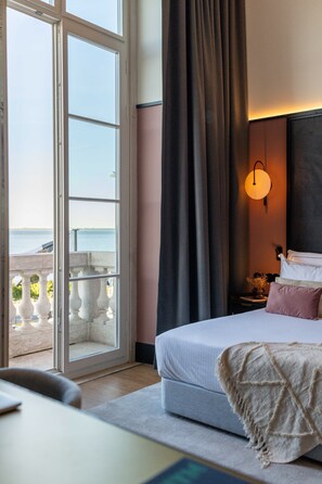 Phòng đôi, ban công, quang cảnh sông | Minibar, két bảo mật tại phòng, phòng cách âm 