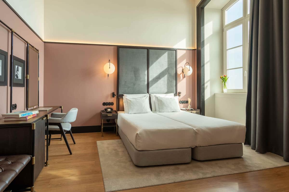 Superior Twin Room, River View | 1 bedroom, minibar, in-room safe, soundproofing