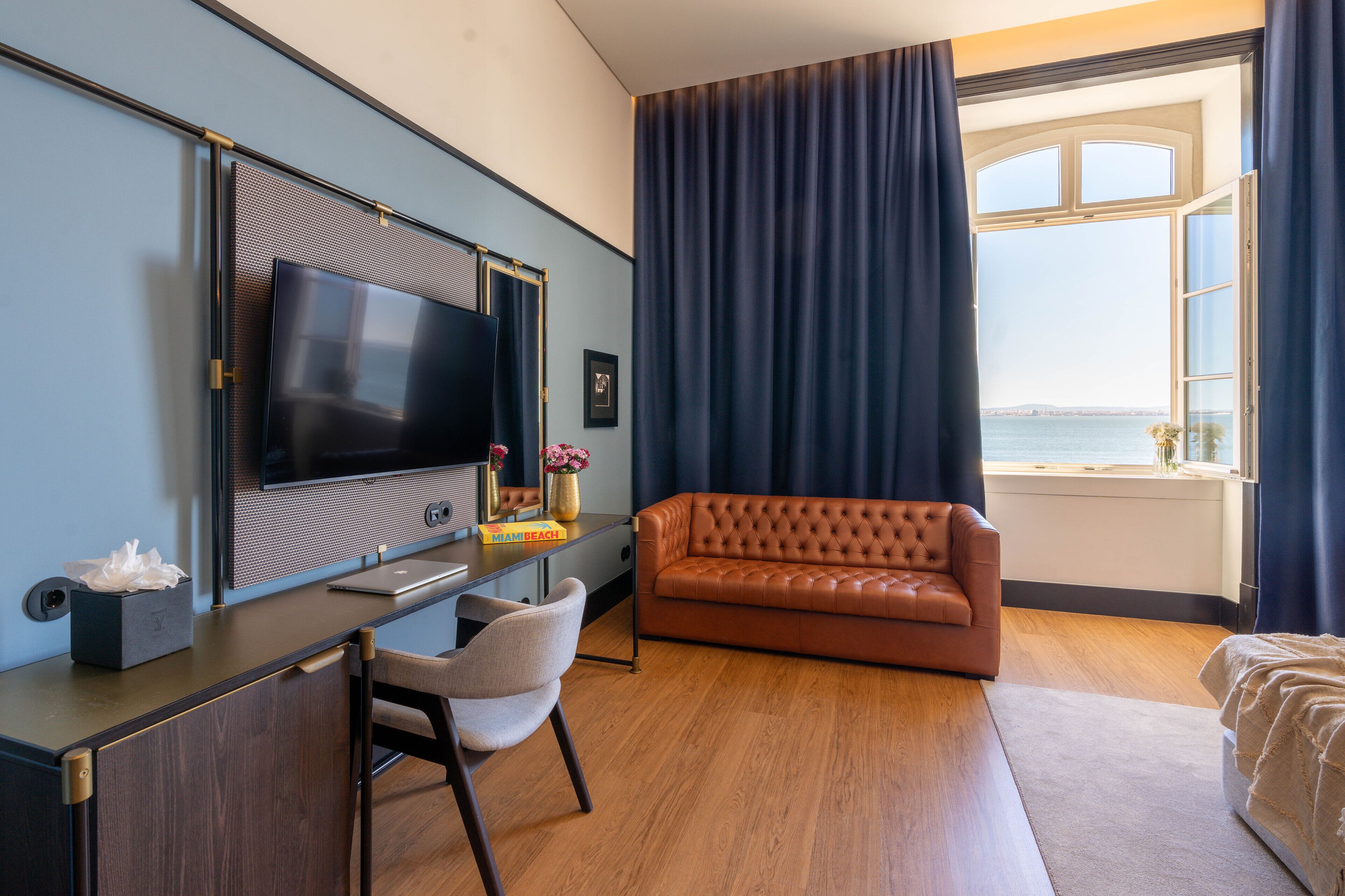 junior suite, river view | 1 bedroom, minibar, in-room safe, soundproofing