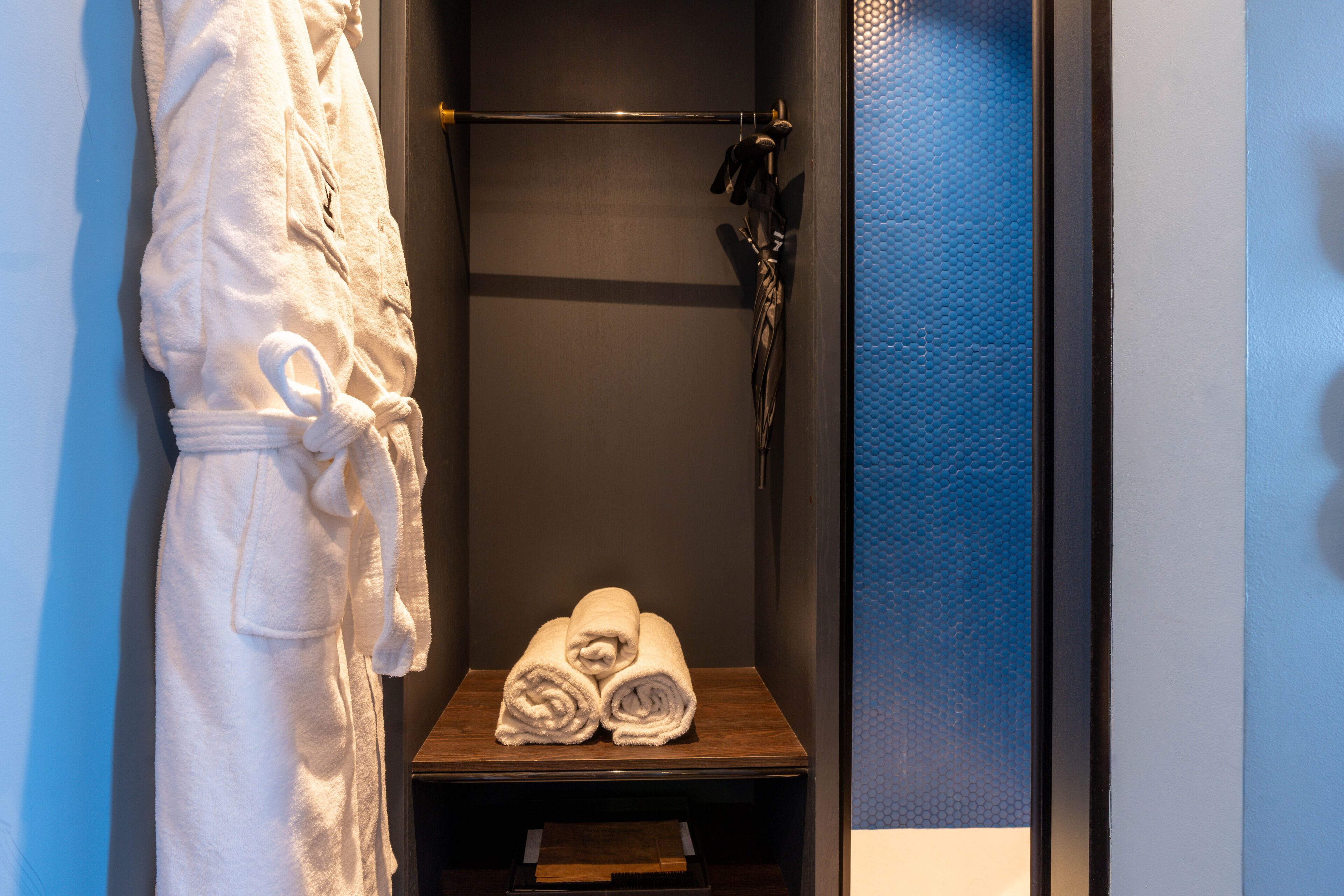 double room, river view | bathroom | shower, free toiletries, hair dryer, bathrobes