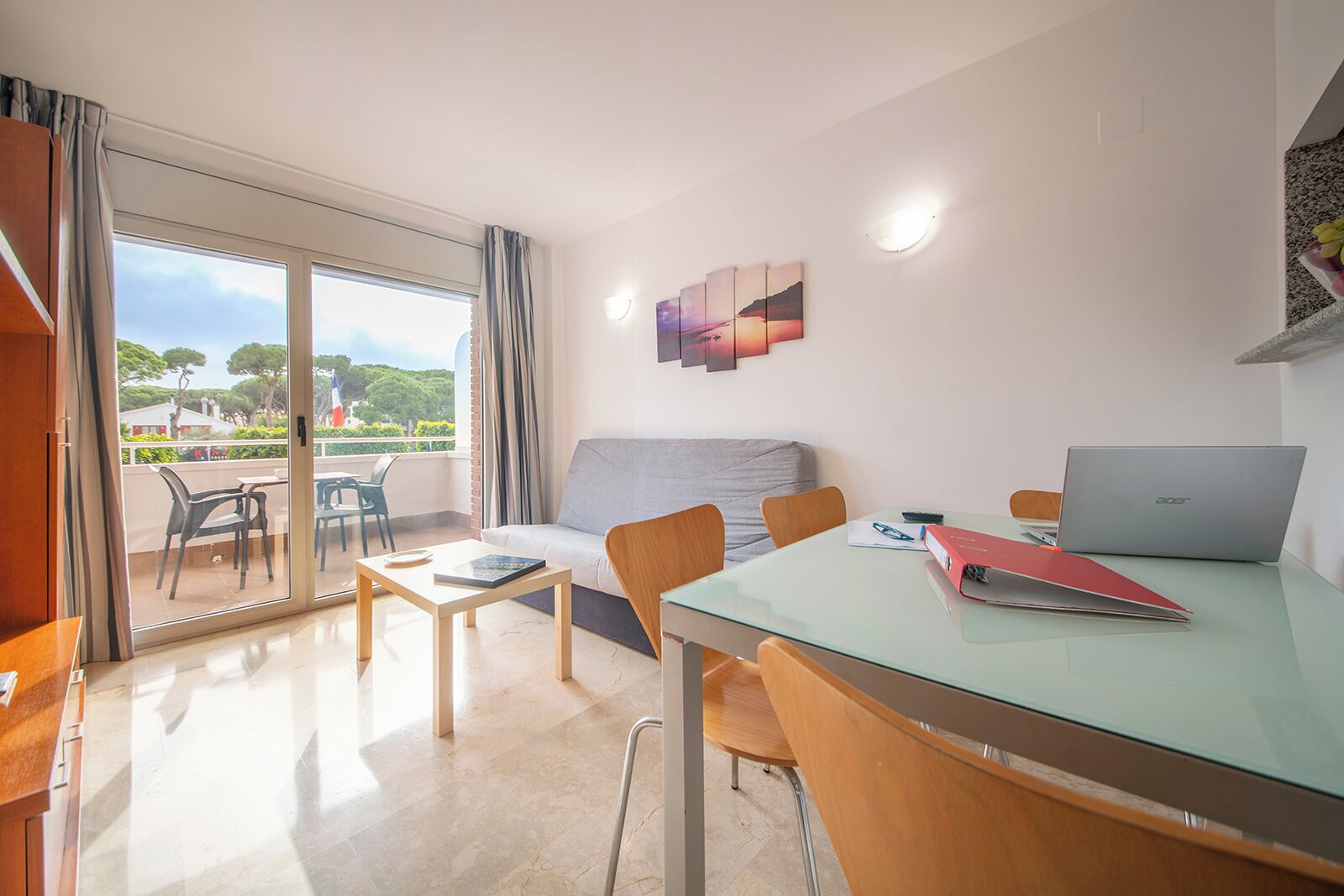 Superior Duplex | Living area | Flat-screen TV, printers