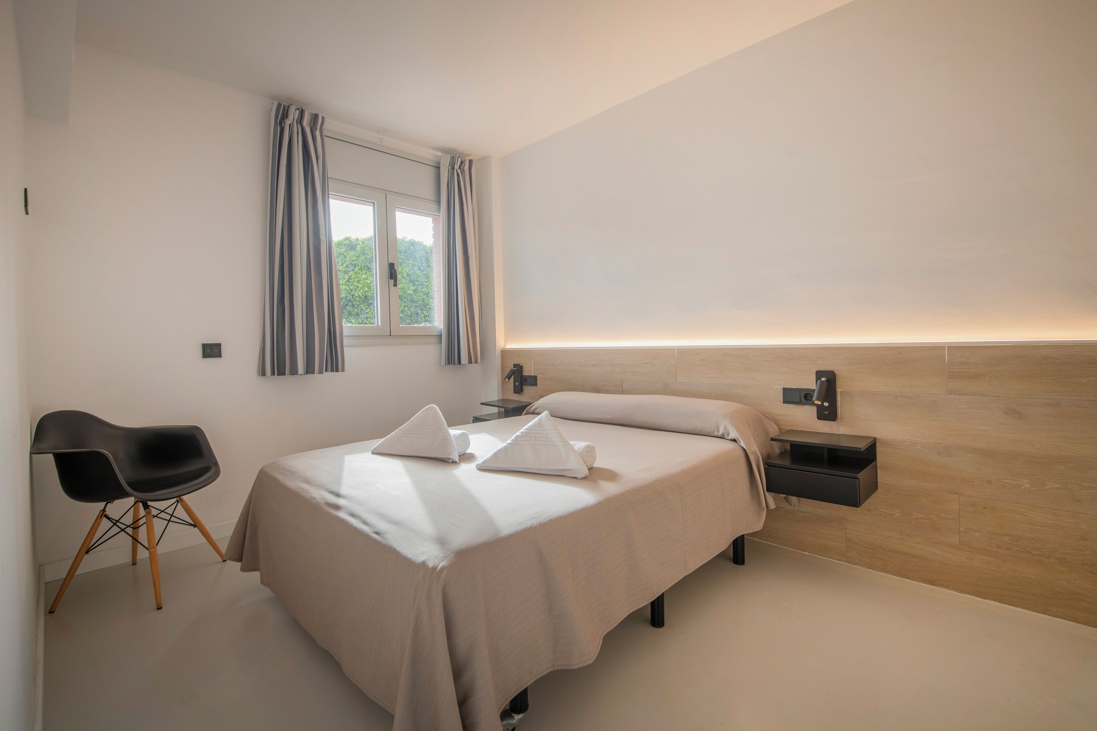 Deluxe appartement | Individueel gedecoreerd, individueel gemeubileerd, een laptopwerkplek