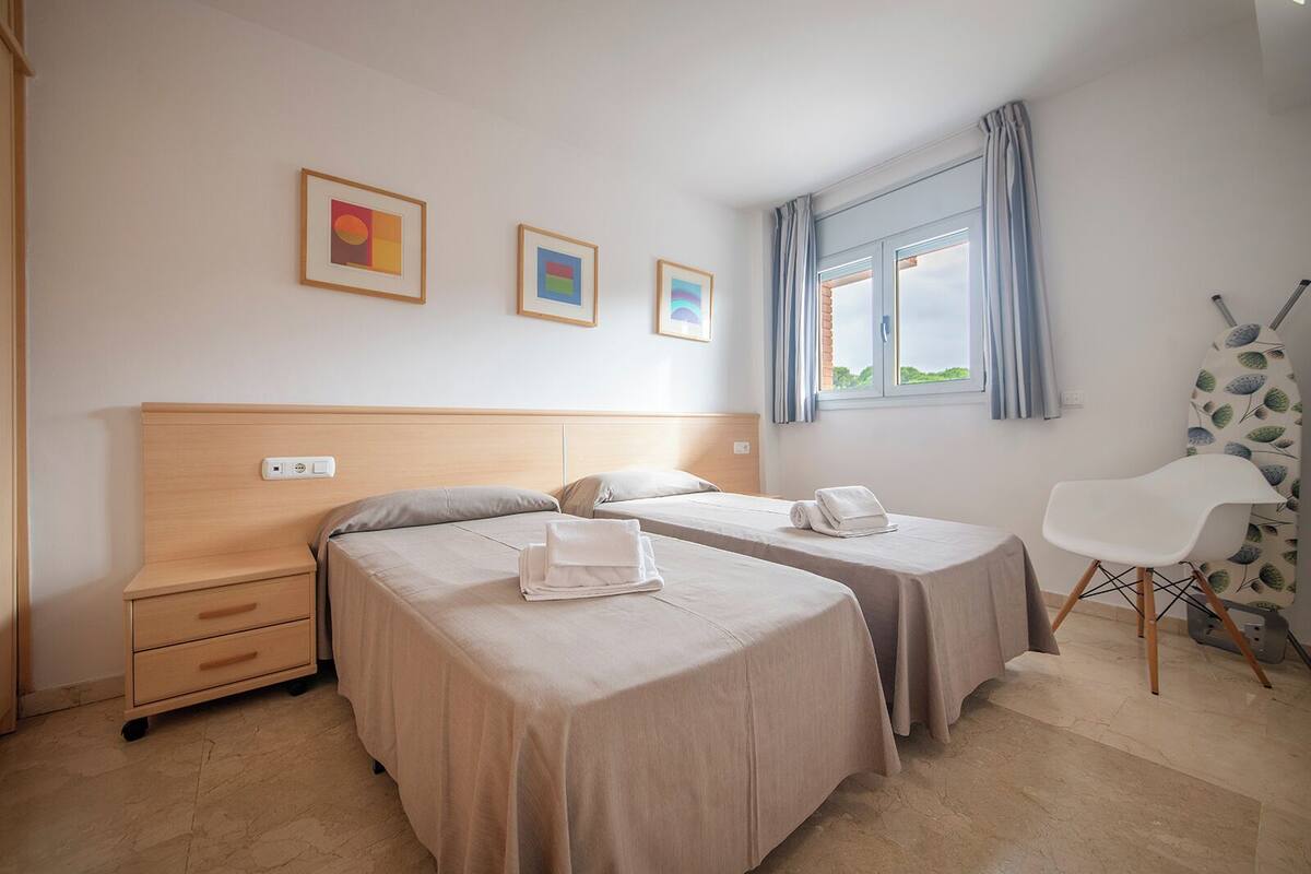 Family Duplex | Laptop workspace, blackout drapes, WiFi (free), individually decorated