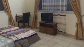 2 bedrooms, iron/ironing board, free WiFi