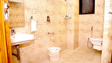 Royal Double or Twin Room | Bathroom | Shower, rainfall showerhead, hair dryer, slippers
