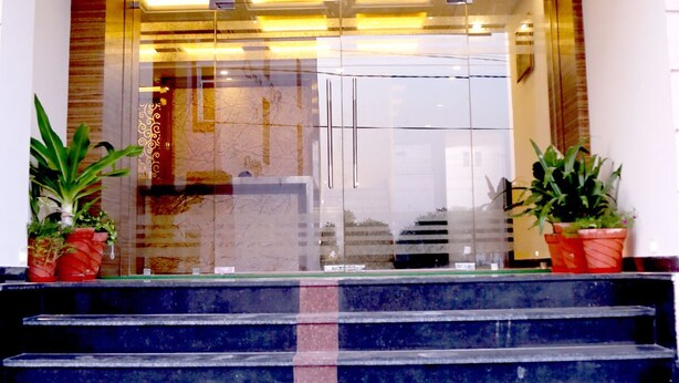 Property entrance - Grand Kukas Residency (Amer)