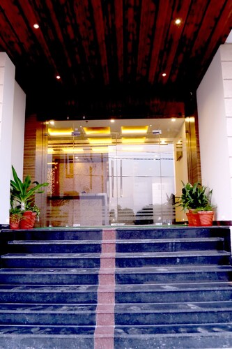 Grand Kukas Residency