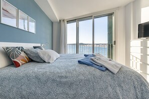 2 slaapkamers, een strijkplank/strijkijzer, reisbedje, gratis wifi