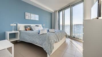 2 slaapkamers, een strijkplank/strijkijzer, reisbedje, gratis wifi