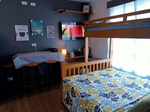 1 chambre, coffres-forts dans les chambres, bureau, Wi-Fi gratuit