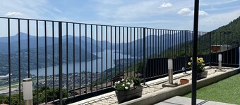 Sunny Apartment with garden and stunning view
