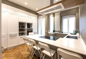 Luxury Apartment, 3 Bedrooms | Private kitchen - Heart Milan Apartments Duomo Sforza (Milan)