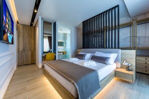 2 soverom, safe på rommet, strykejern/-brett og reiseseng for barn