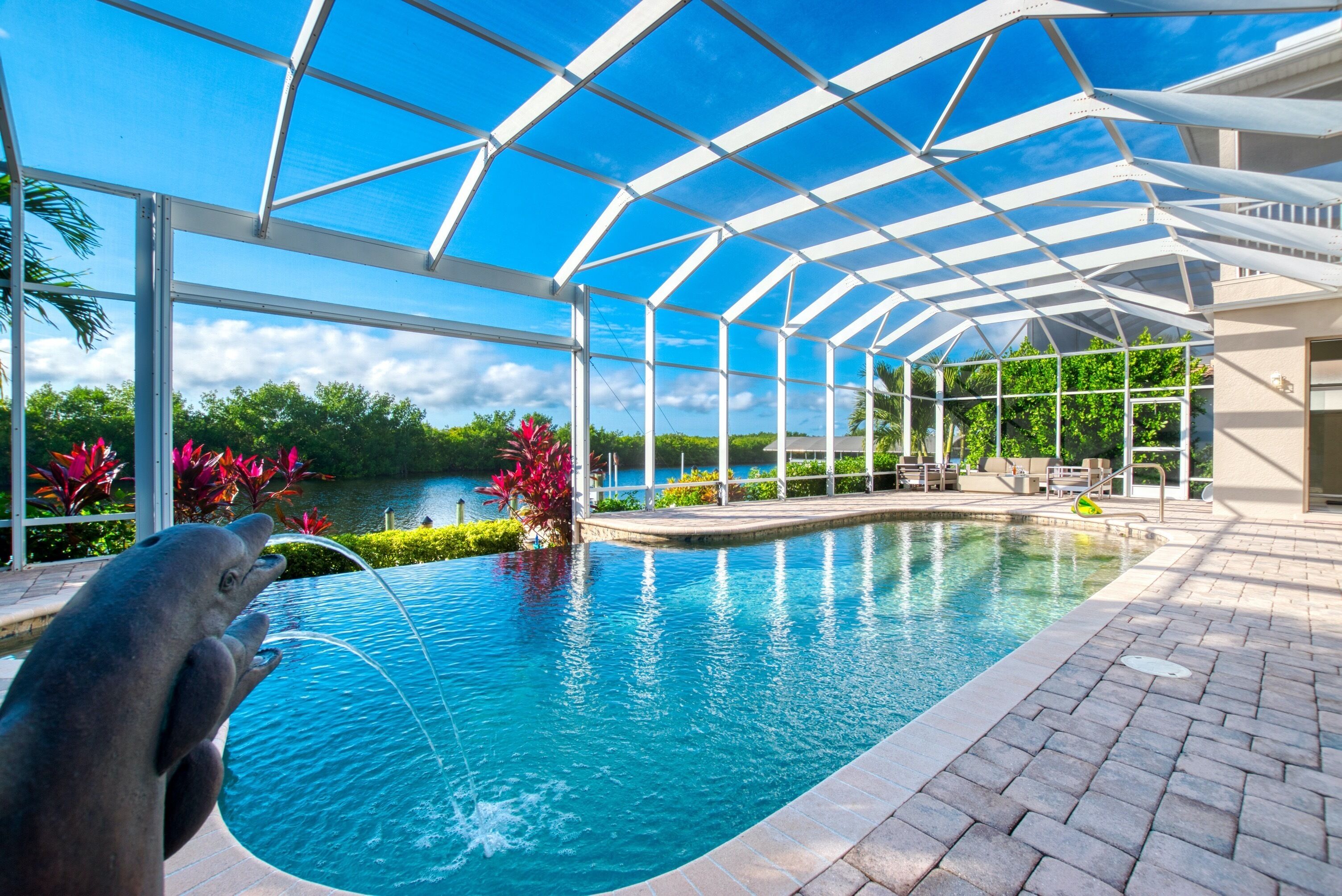 Innenpool, Außenpool