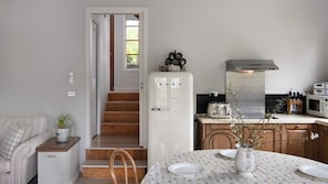 Microwave, coffee/tea maker, toaster - French Cottage-  enchanting retreat in Hepburn with spa and log fire (Hepburn Springs)