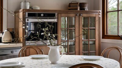 French Cottage- enchanting retreat in Hepburn with spa and log fire