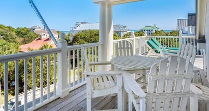 Walking distance to the beach in conveniently located Ocean Park