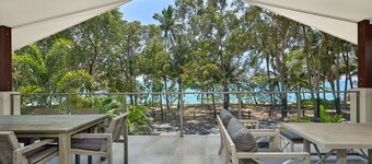 Havannah Beachfront Holiday House with Heated Pool