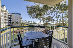 Outdoor dining - 3106 Windsor Court S - Amazing Oceanfront Villa in Palmetto Dunes! (Hilton Head Island)