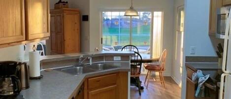 Casa, 4 habitaciones | Cocina privada