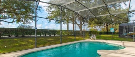 Casa, 4 habitaciones | Piscina | Una piscina climatizada