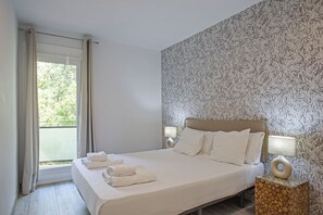 2 makuuhuonetta, silitysrauta/-lauta, ilmainen Wi-Fi, vuodevaatteet