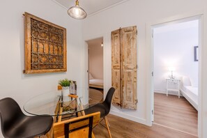 3 makuuhuonetta, silitysrauta/-lauta, ilmainen Wi-Fi, vuodevaatteet