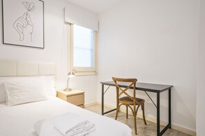 3 makuuhuonetta, silitysrauta/-lauta, ilmainen Wi-Fi, vuodevaatteet