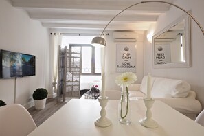 Interior - B51 (Barcelona)