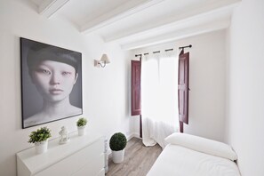 2 soverom, strykejern/-brett, wi-fi (inkludert) og sengetøy