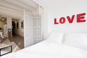 2 makuuhuonetta, silitysrauta/-lauta, ilmainen Wi-Fi, vuodevaatteet