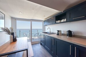 Oven, stovetop, dishwasher, coffee/tea maker