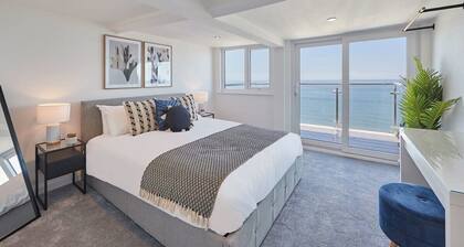 Host & Stay | Penthouse Pier View