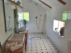 House | Bathroom | Shower, hair dryer, towels