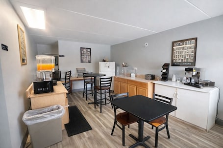 Free daily continental breakfast