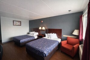 Classic Room | Blackout drapes, iron/ironing board, free WiFi, bed sheets - Kings Inn Motel (Reading)