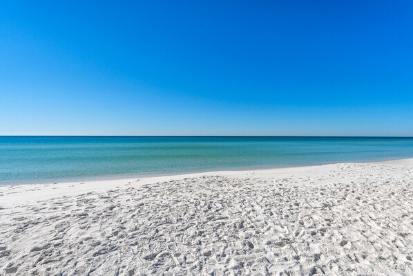 Beach nearby - 30a Dune Allen Beach House w/ 2 Low Speed Vehicles! Patio, Near Beach + Pool. (Santa Rosa Beach)