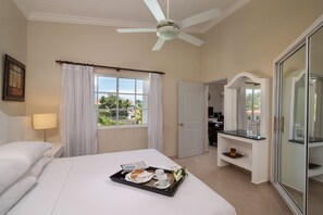 4 bedrooms, WiFi - Beach resort with private Spanish villa in gorgeous tropical setting (Puerto Plata)