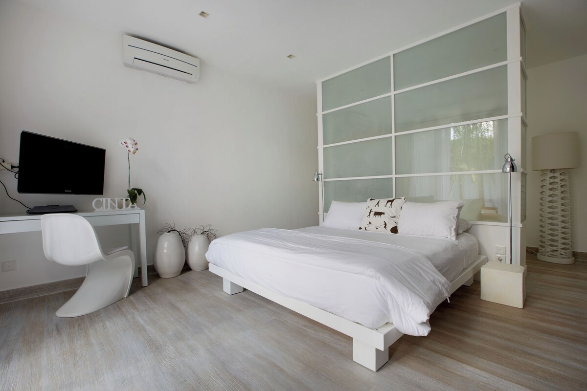 Villa de lujo | Cunas, camas extra, wifi gratis y ropa de cama 
