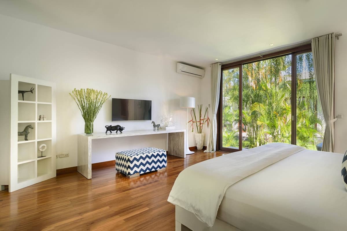 6 habitaciones, cunas, camas extra y wifi gratis
