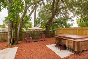 Exterior - Pool Home In The Heart Of Tampa (Tampa)