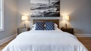 3 bedrooms, desk, iron/ironing board, travel crib