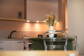 Apartemen Mewah | Dapur pribadi | Lemari es, microwave, oven, dan kompor