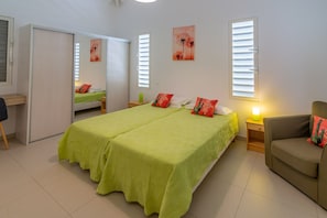 2 bedrooms, iron/ironing board, free WiFi, bed sheets