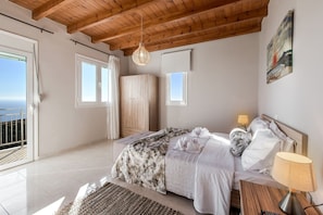 2 bedrooms, iron/ironing board, travel cot, free WiFi