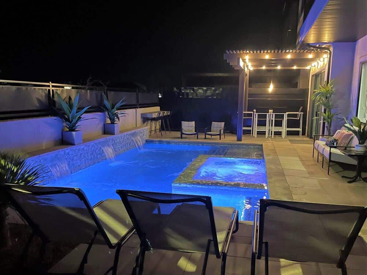 حمّام سباحة مُدفَّأ