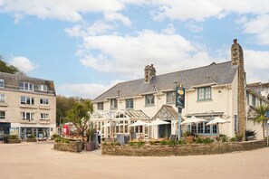 Front of property - The Rising Sun (Truro)